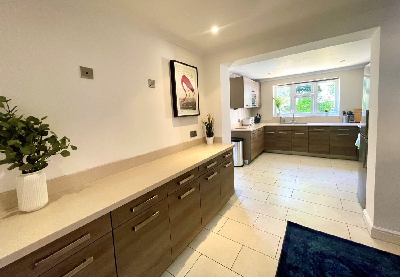 House in Chertsey - Chertsey, Luxurious Three Bedroom Home 