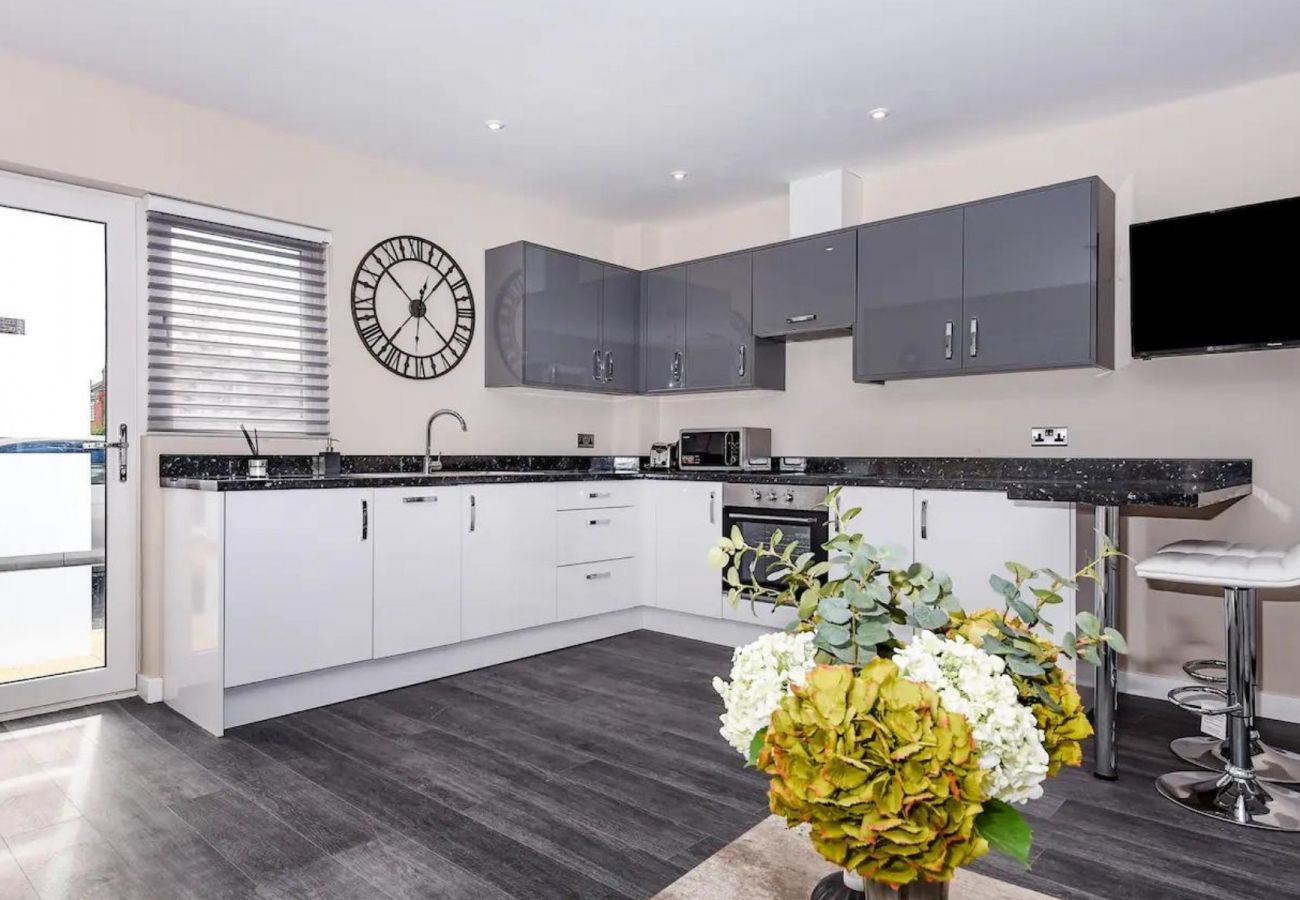 Apartment in Egham - Egham Stylish Modern Two Bedroom Apartment 