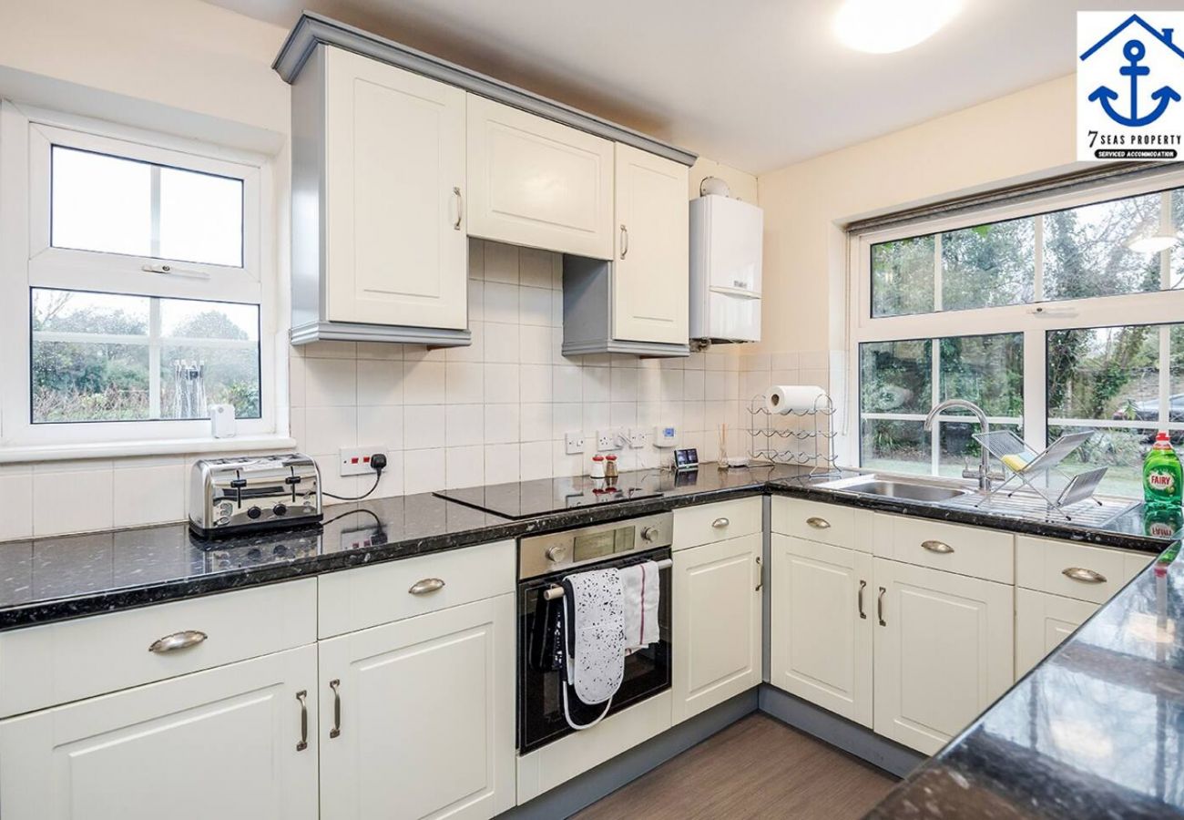 House in Maidenhead - Maidenhead Exquisite Spacious Four Bedroom House