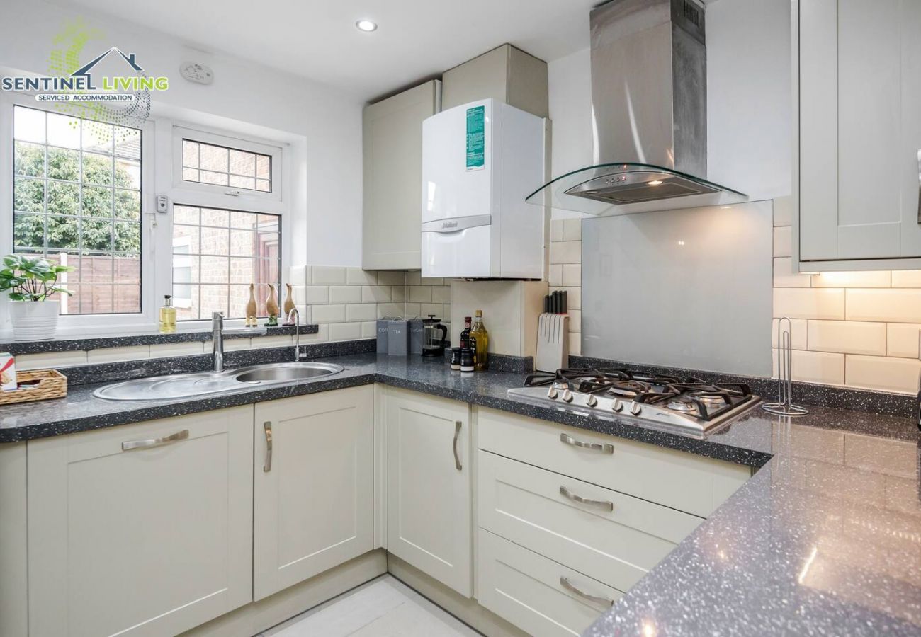 House in Maidenhead - Maidenhead Gorgeous Five Bedroom House 