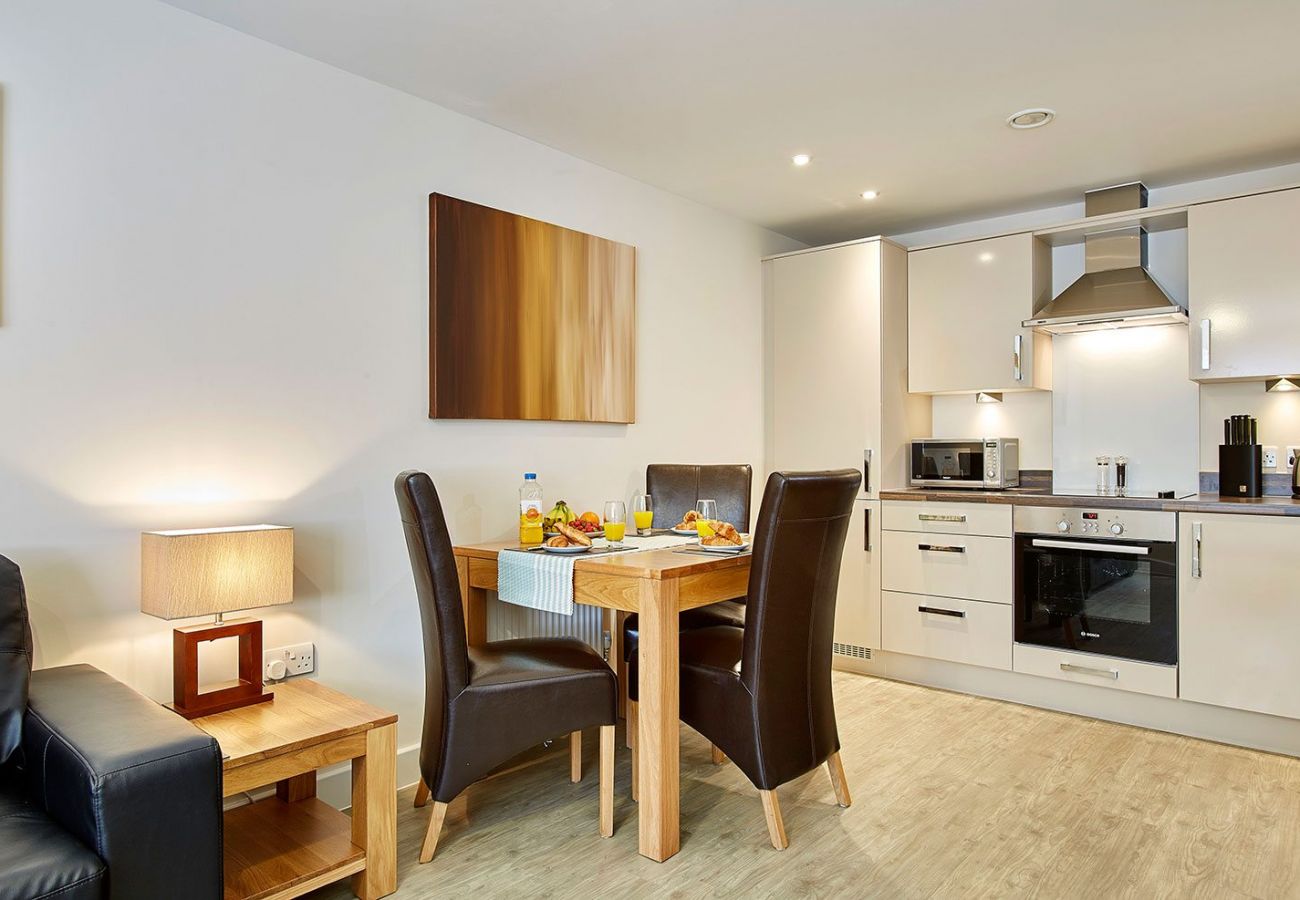 Aparthotel in Newbury - Newbury Modern One Bedroom Apartment 