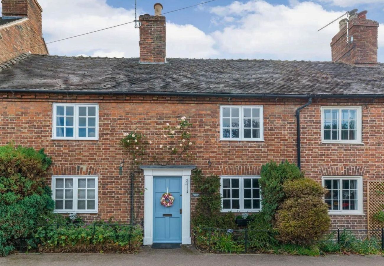 House in Rugeley - Rugeley Charming Three Bedroom Cottage 