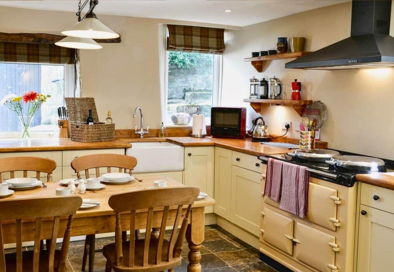 House in Harrogate - Harrogate Gorgeous Four Bedroom Cottage 