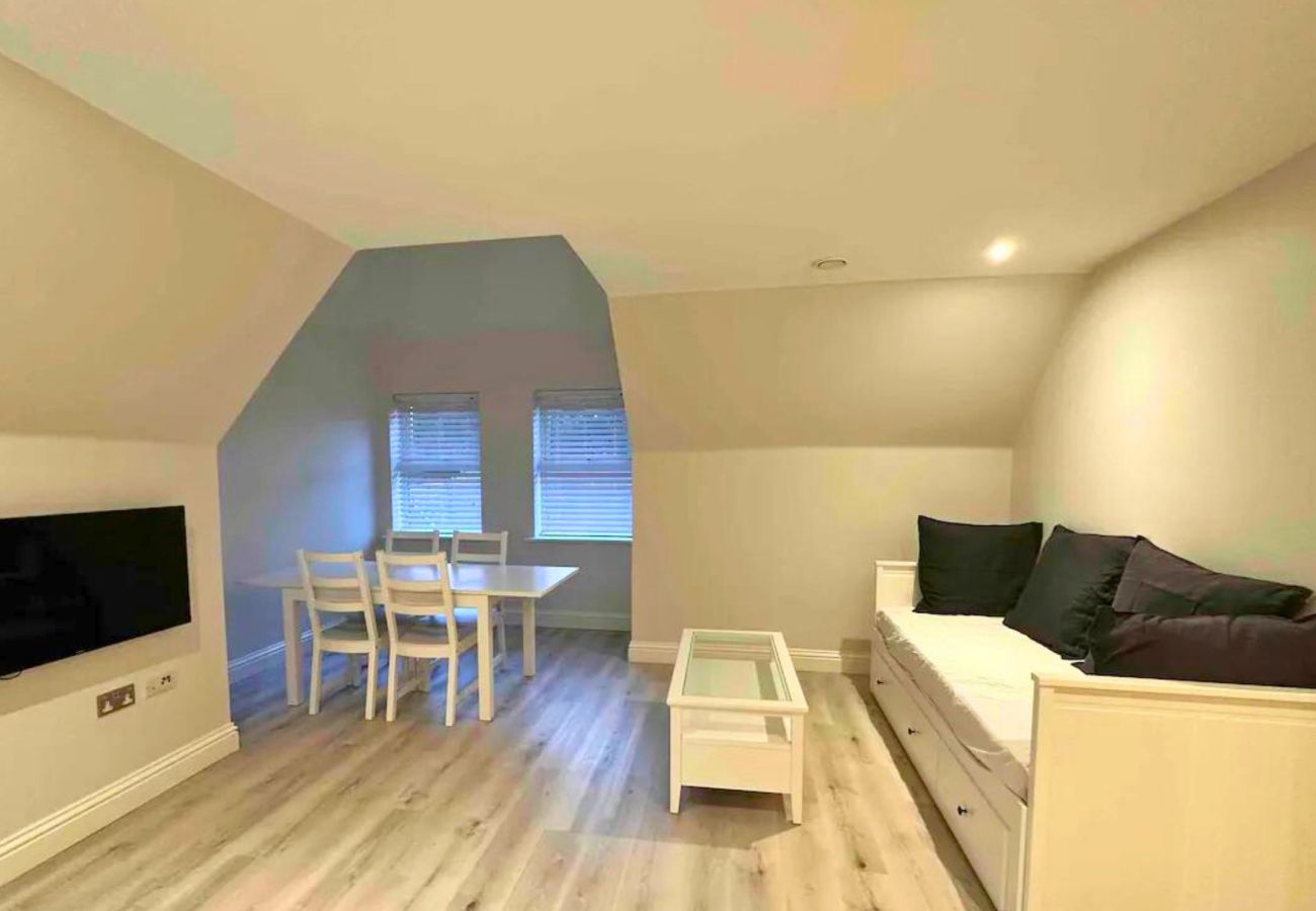 Apartment in Egham - Egham Contemporary Modern Two Bedroom Apartment