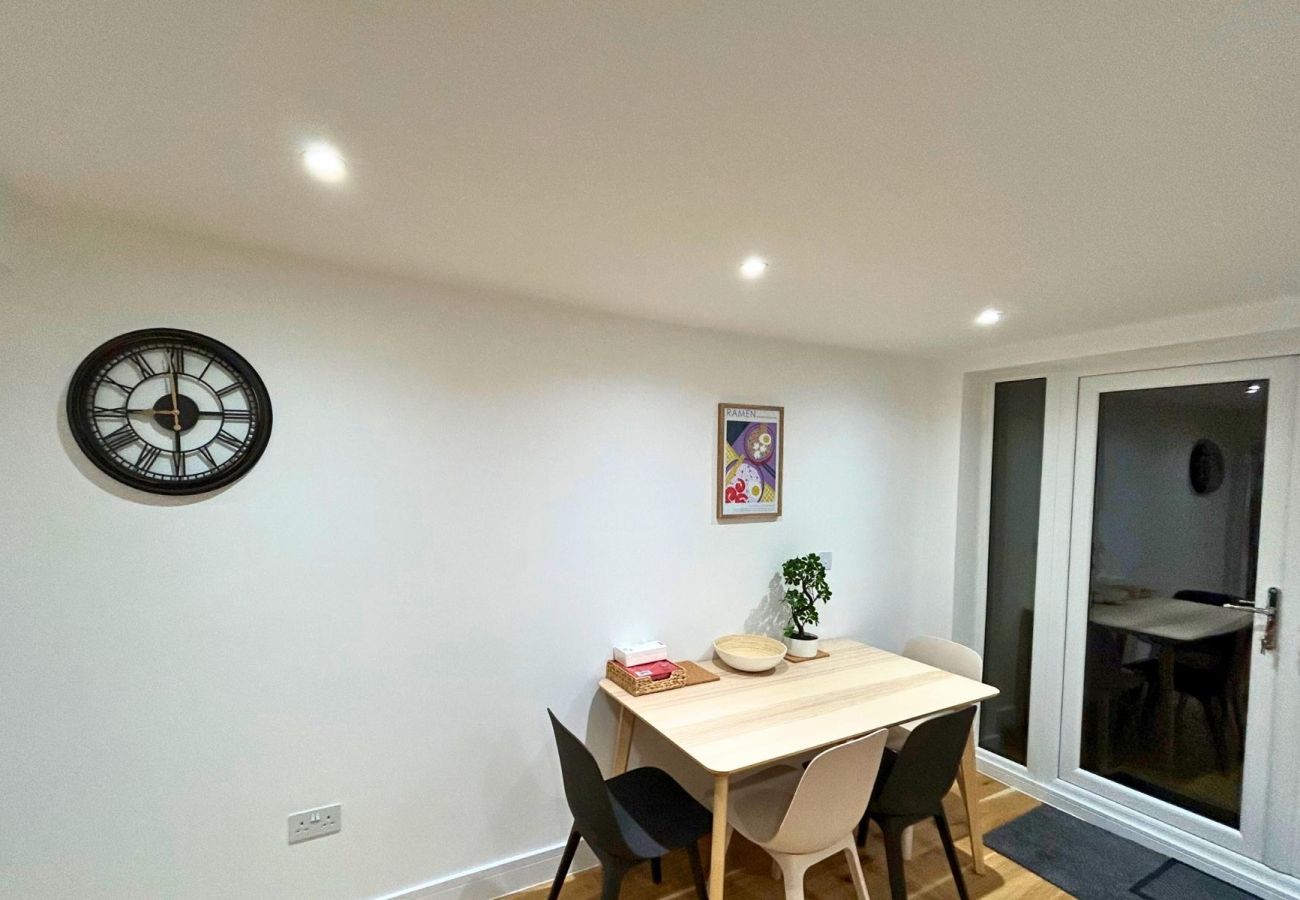 Apartment in Mitcham Junction - London Gorgeous Two Bedroom Apartment 