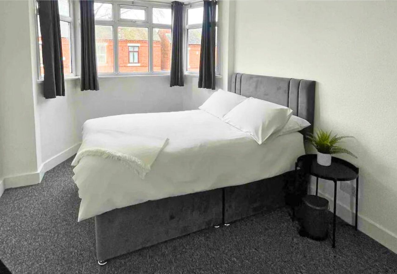 House in Birmingham - Stunning Three Bedroom House Situated in Birmingham