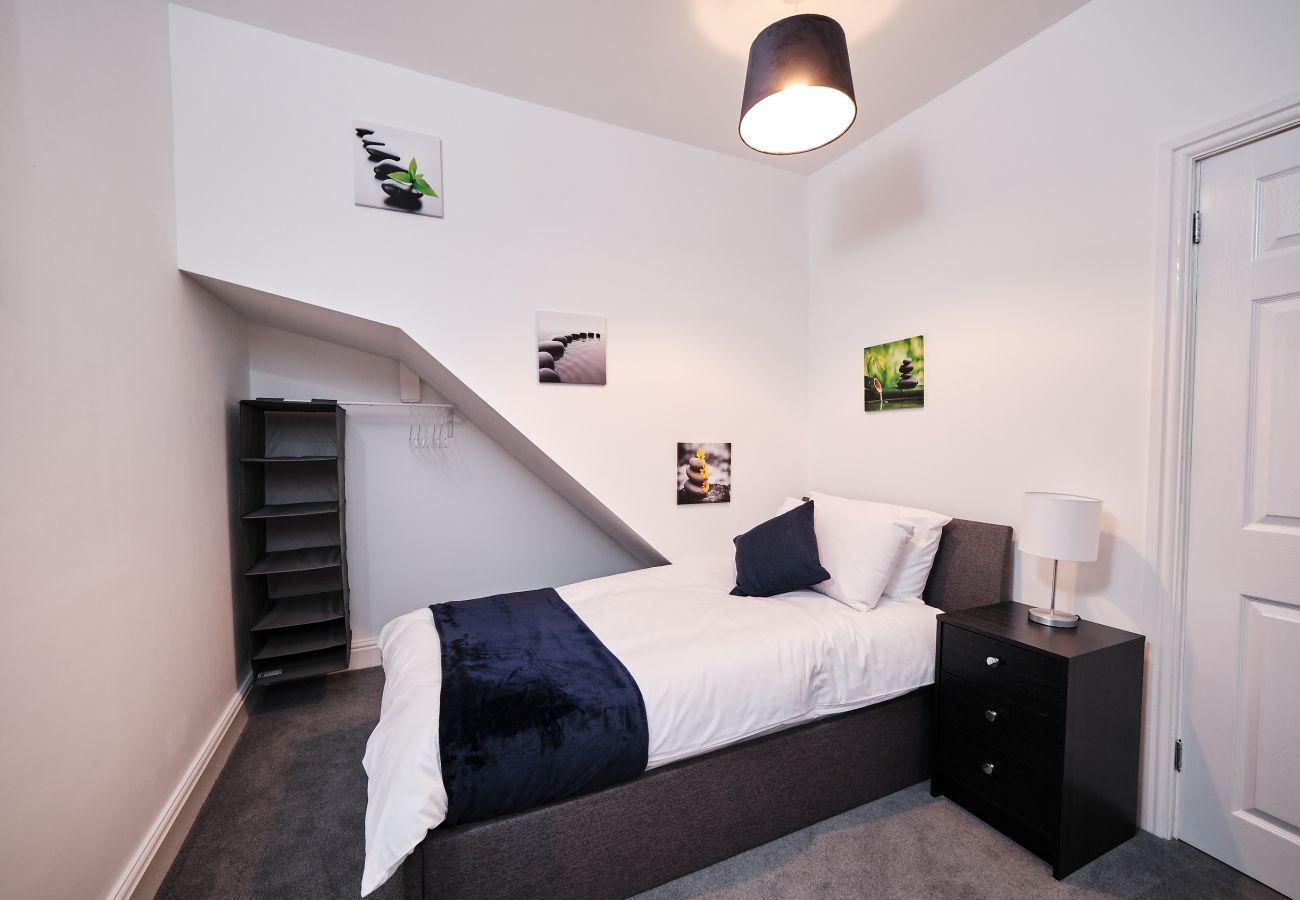 House in Birmingham - Spacious 3-Bedroom Home in the Heart of Birmingham