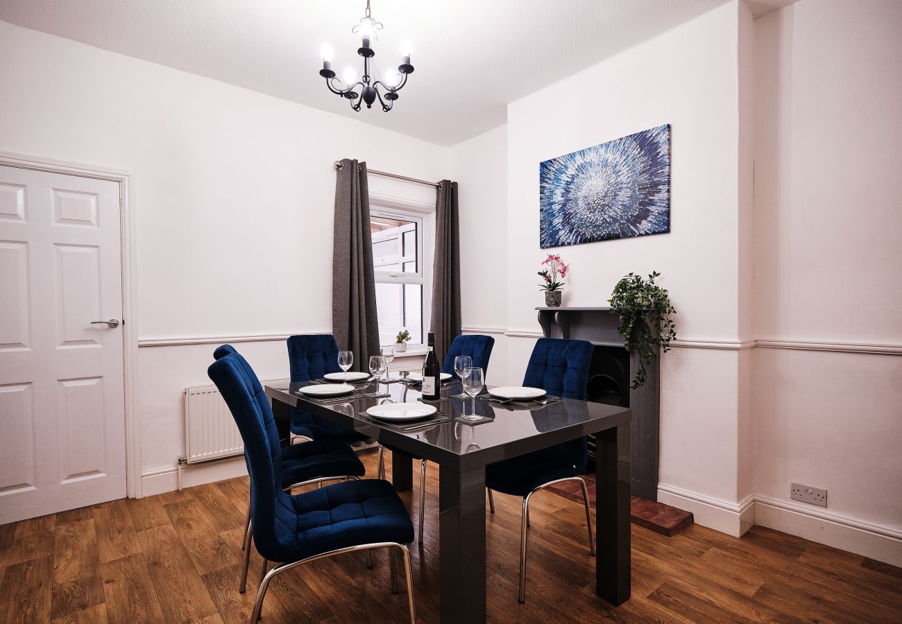 House in Birmingham - Spacious 3-Bedroom Home in the Heart of Birmingham