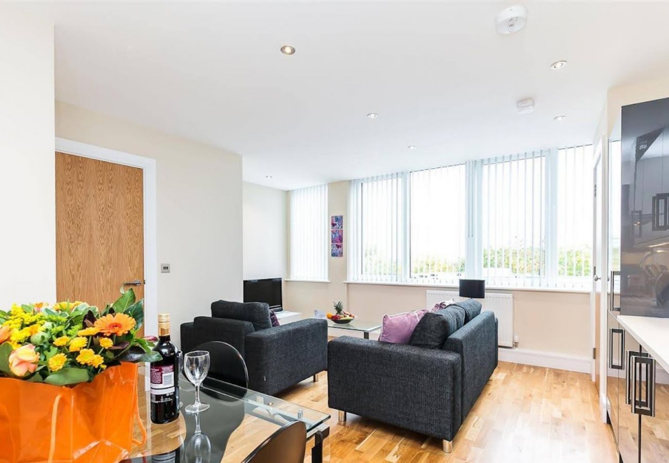 Apartment in Harrow - Harrow Stunning Two Bedroom Apartment 