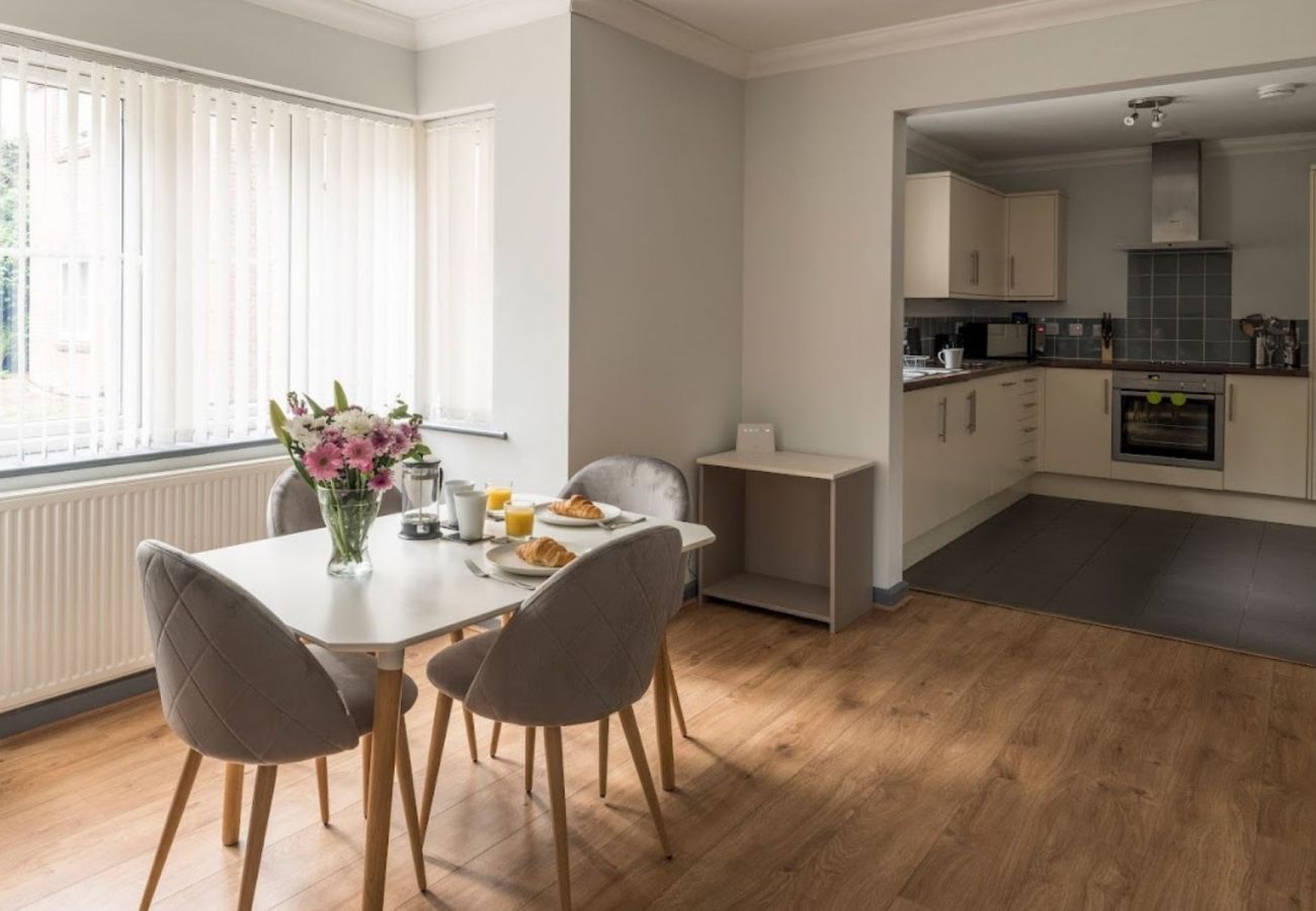 Apartment in Southampton - Southampton Spacious Stylish Two Bedroom Apartment 