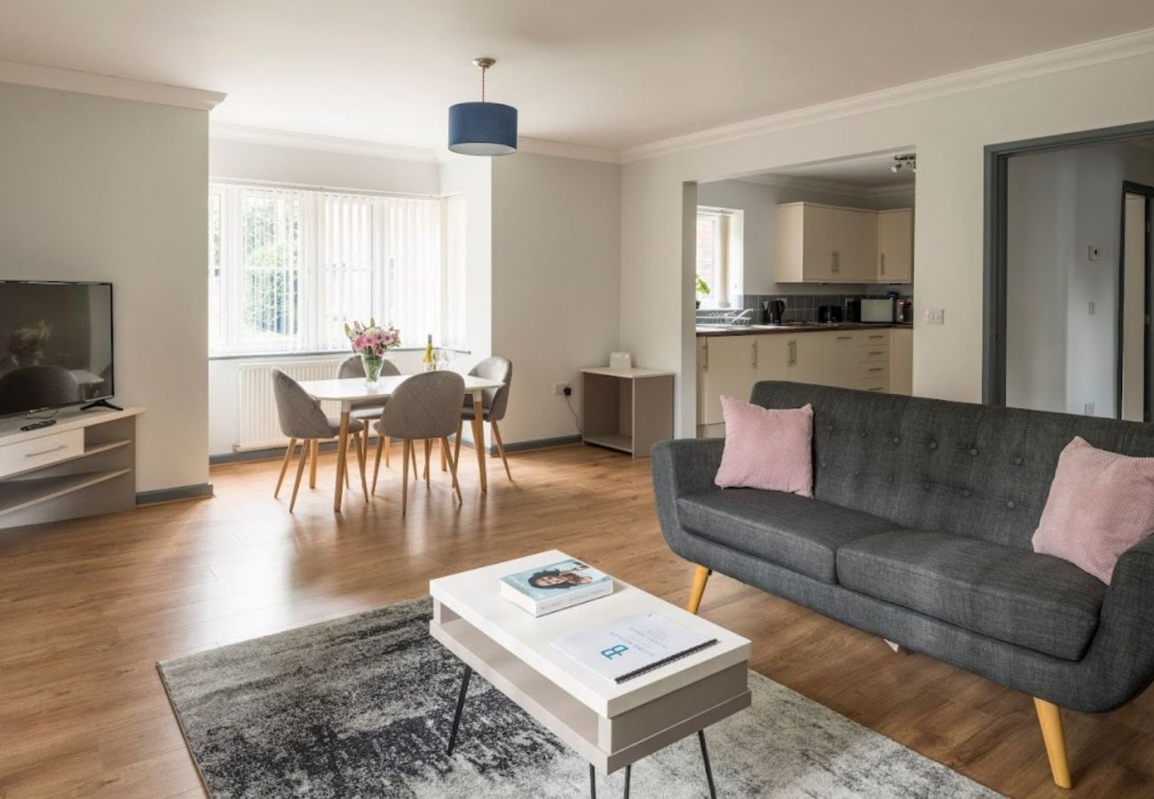 Apartment in Southampton - Southampton Spacious Stylish Two Bedroom Apartment 