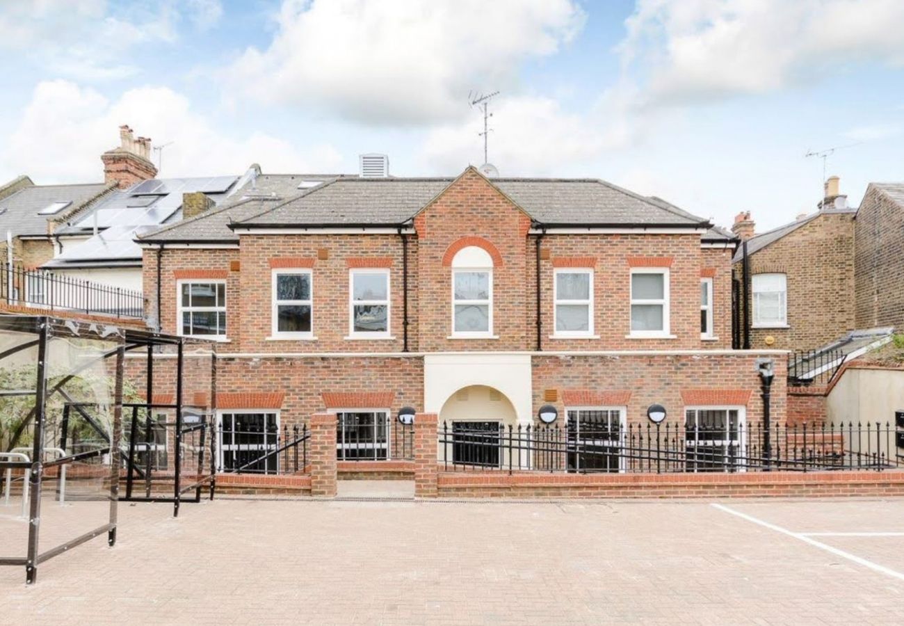 Apartment in Richmond - Richmond Beautifully Presented Two Bedroom Flat 