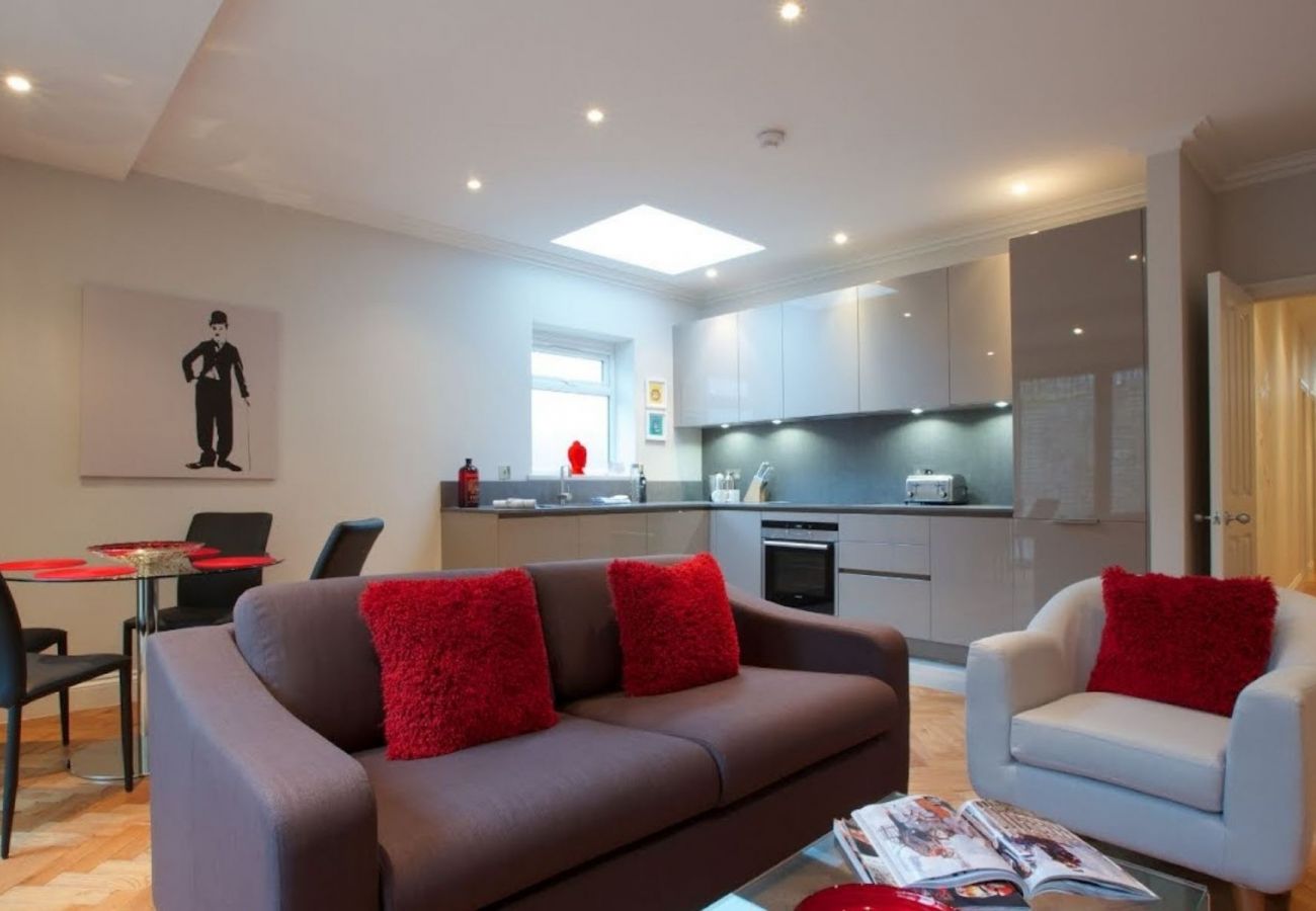 Apartment in London - Hammersmith Beautifully Presented Two Bedroom Flat