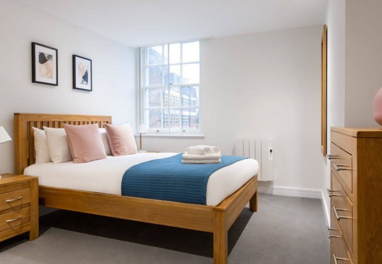 Studio in London - Queen's Park Stylish Studio Apartment 