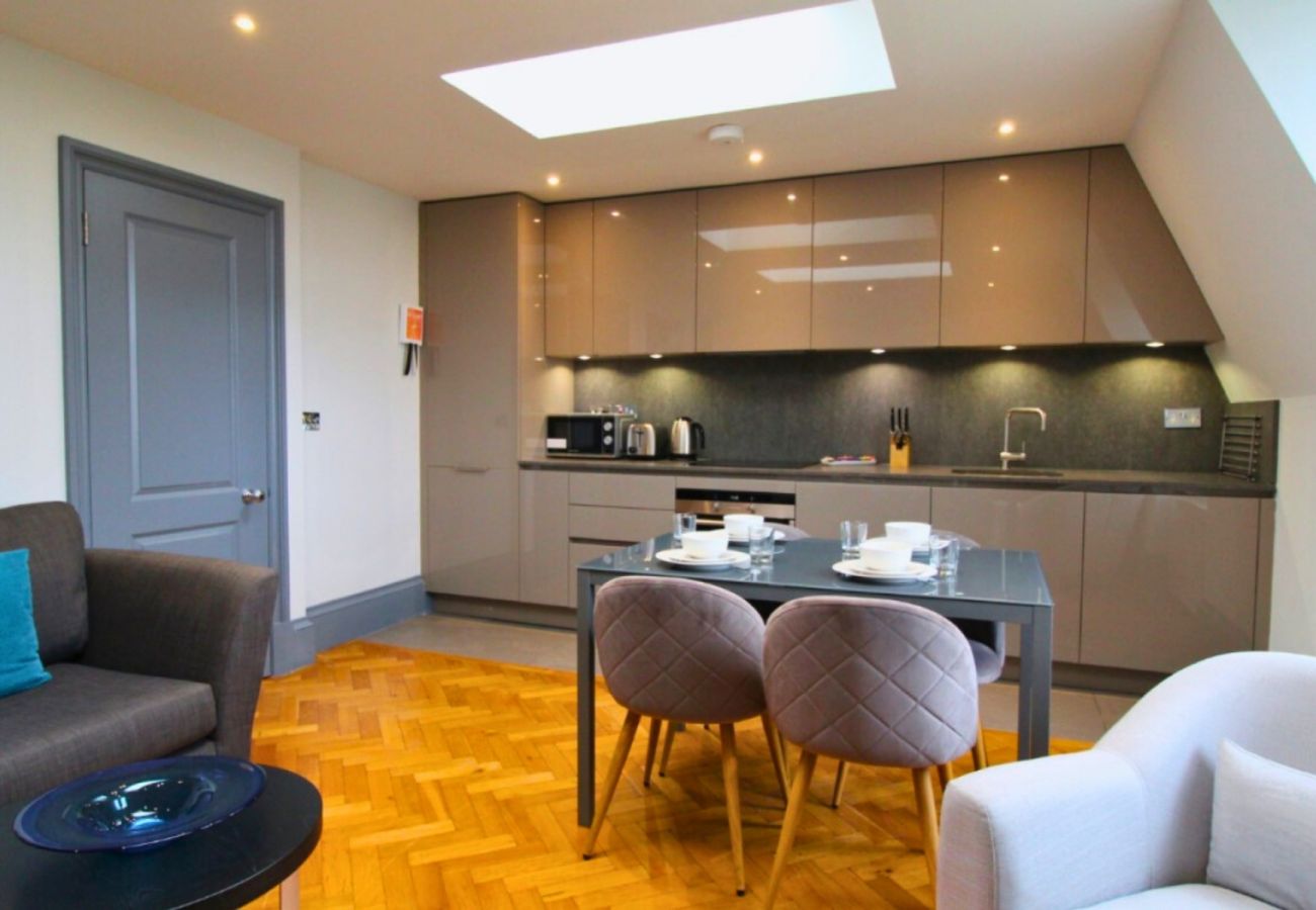 Apartment in London - Central Kensington Chic Two Bedroom Apartment 