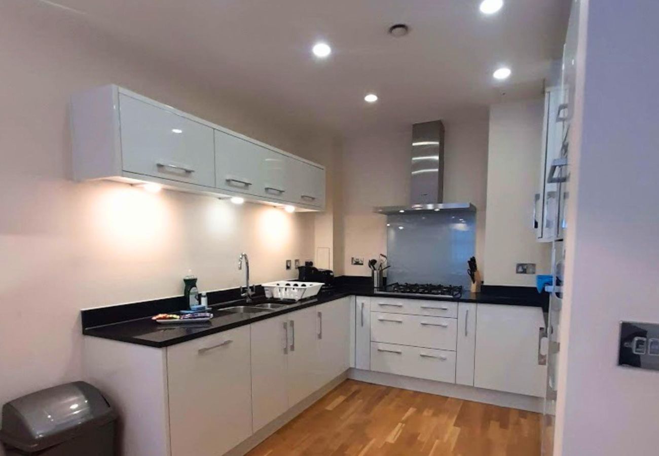 Apartment in London - Victoria Stunning Two Bedroom Apartment 