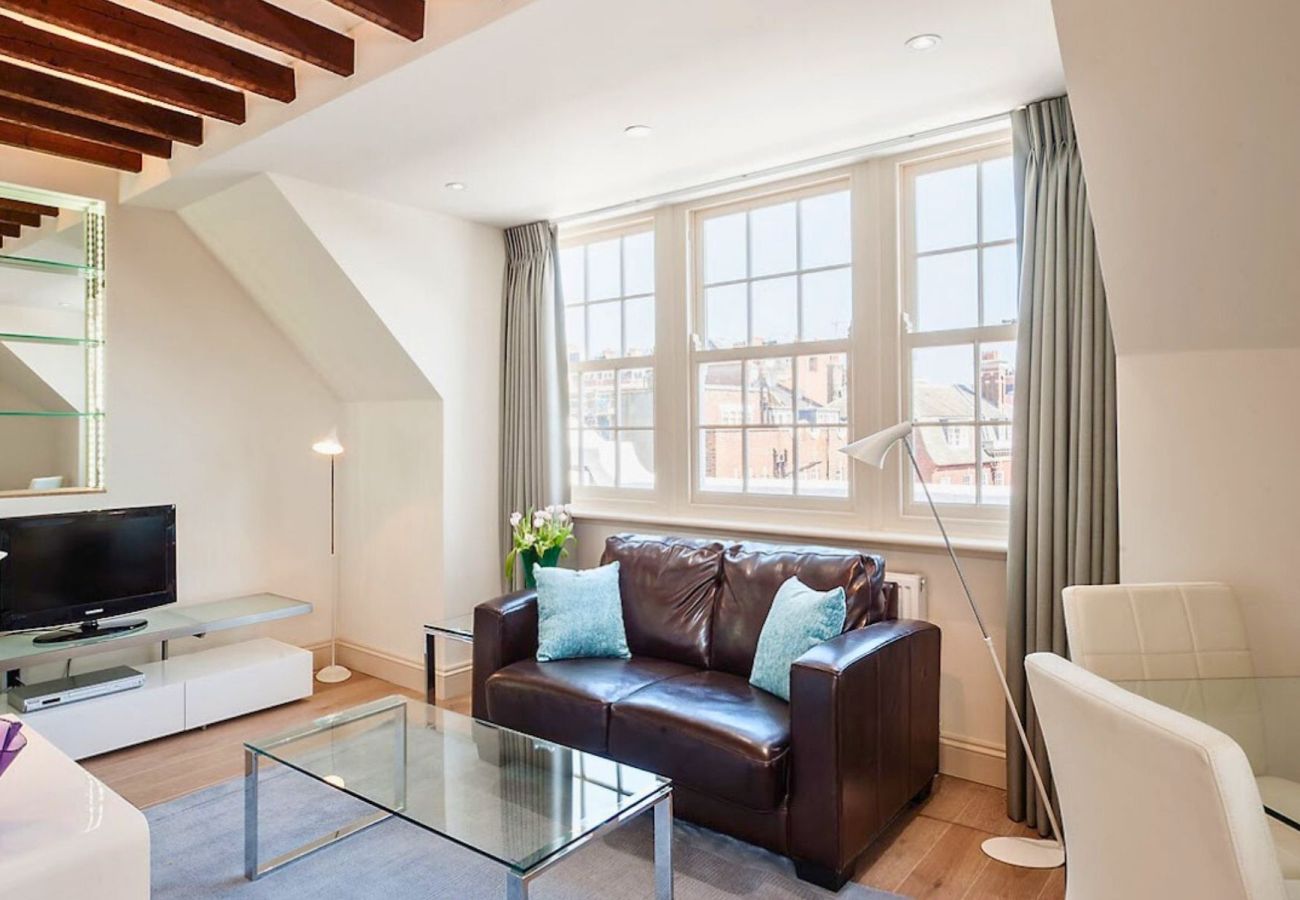 Apartment in London - Sloane Square Beautifully Presented Two Bed Apartment 