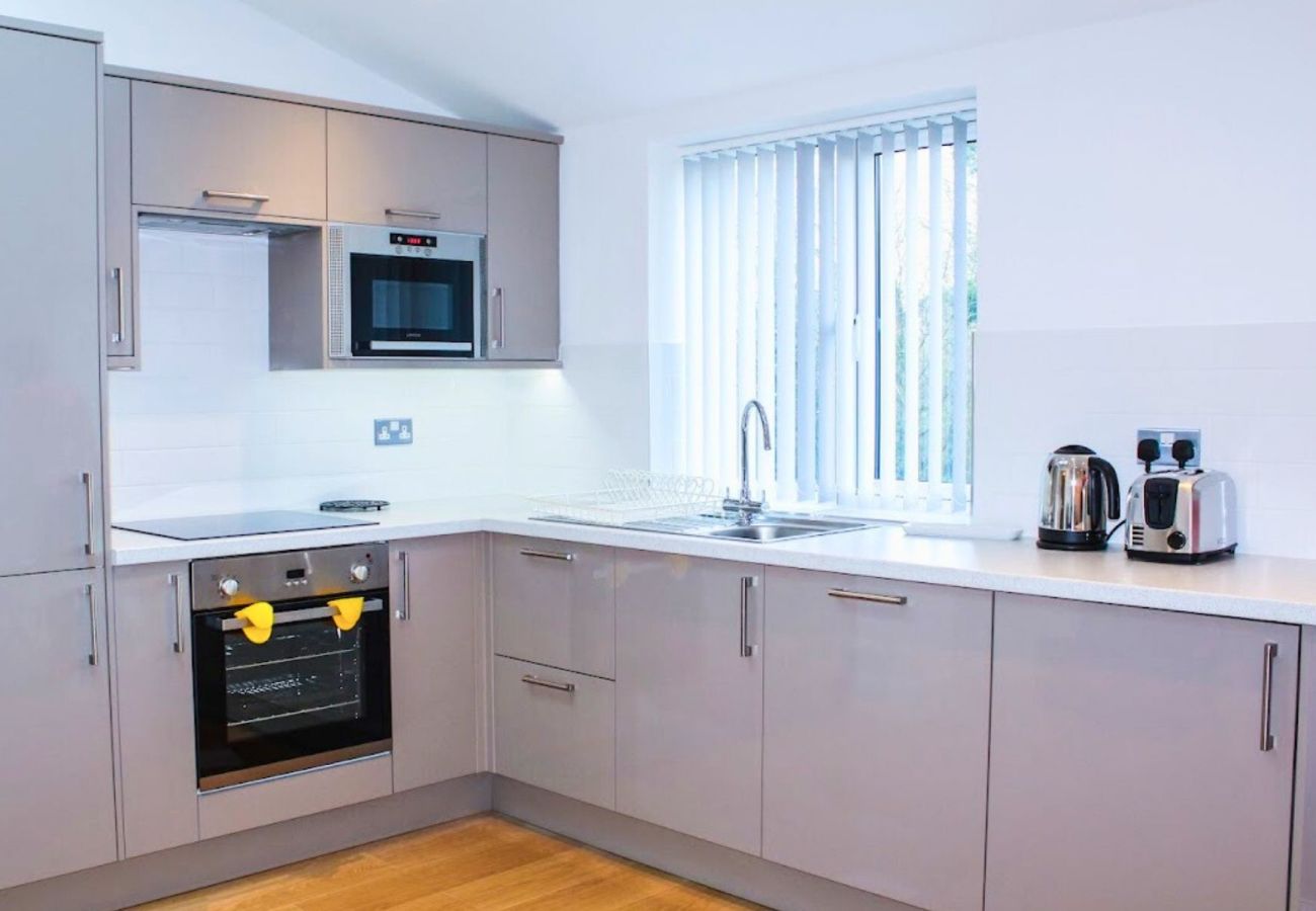 Apartment in London - West Finchley Beautiful Two Bedroom Apartment 