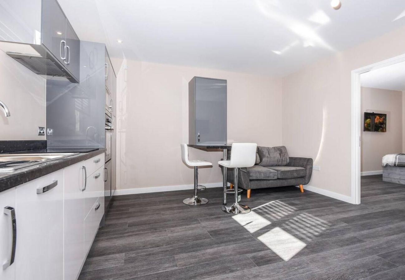 Apartment in Egham - Egham Chic Modern Two Bedroom Apartment 