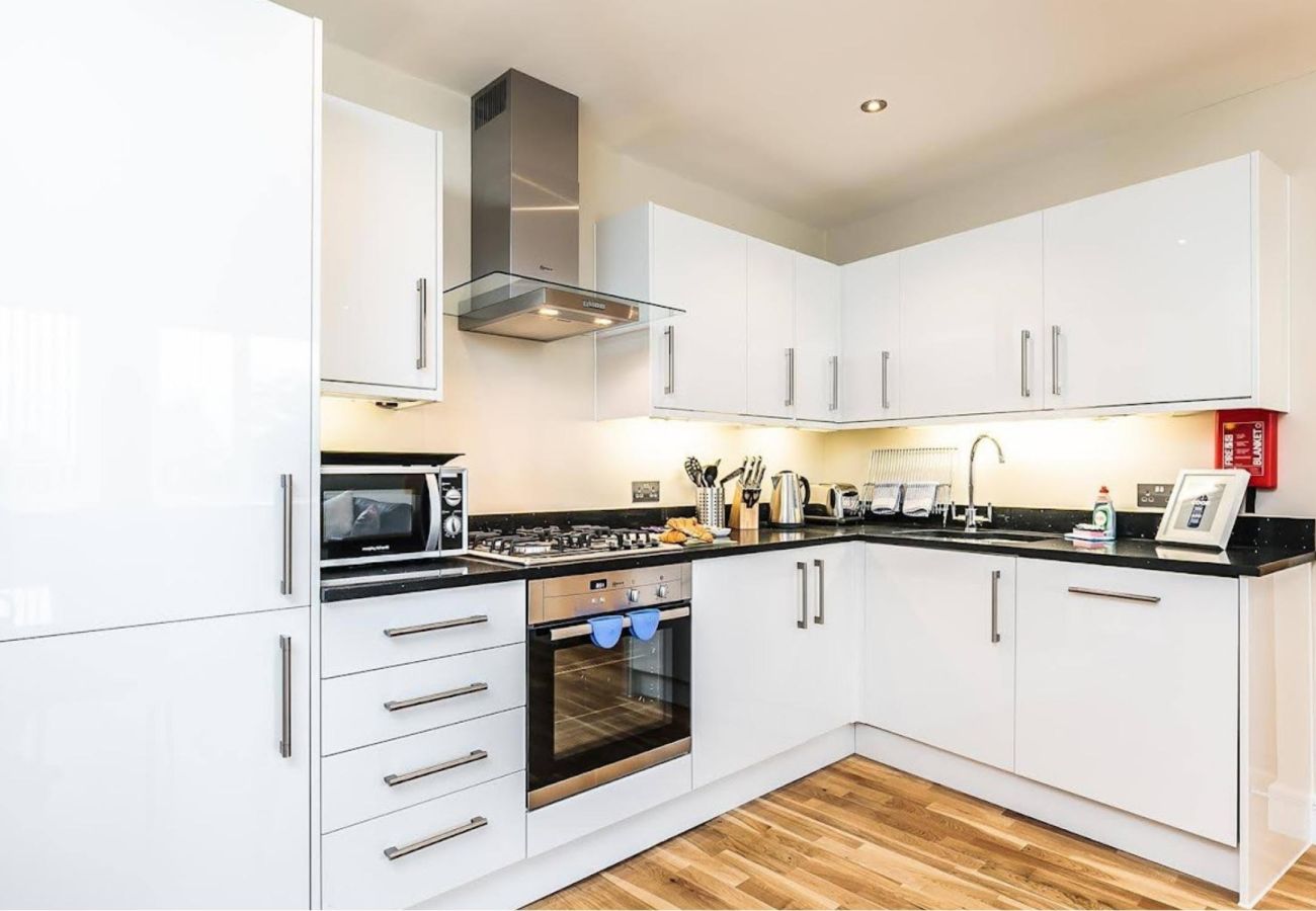 Apartment in London - Harrow Stylish Modern Two Bedroom Apartment 