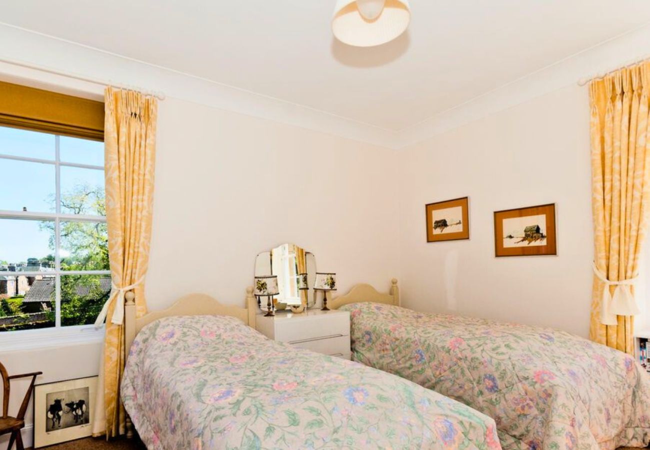 Apartment in North Berwick - North Berwick Beautifully Presented Three Bedroom Apartment 