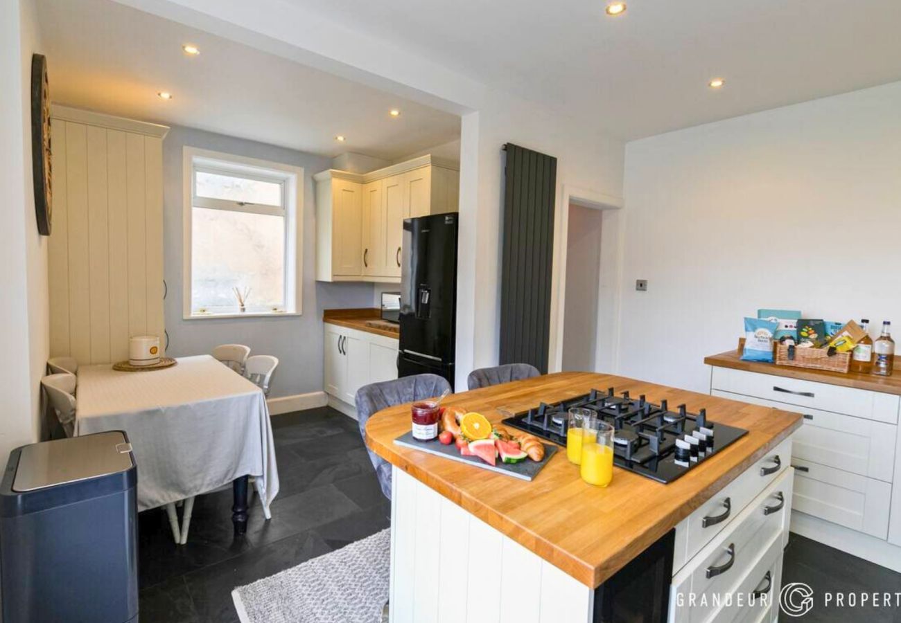 House in Poole - Poole Stylish Two Bedroom Apartment 