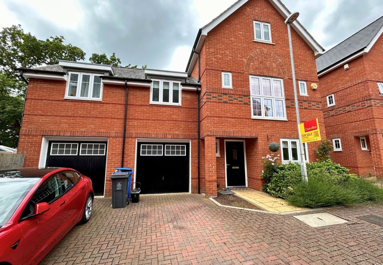 House in Maidenhead - Exquisite 5-Bedroom Detached House in Maidenhead