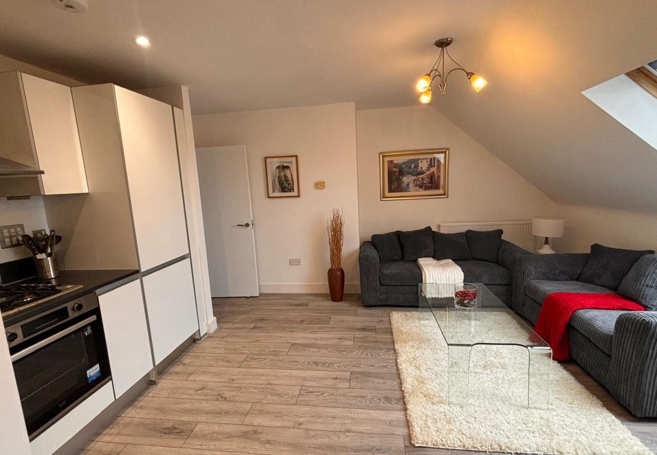 Apartment in Egham - Egham Stylish 2 Bed Apartment 